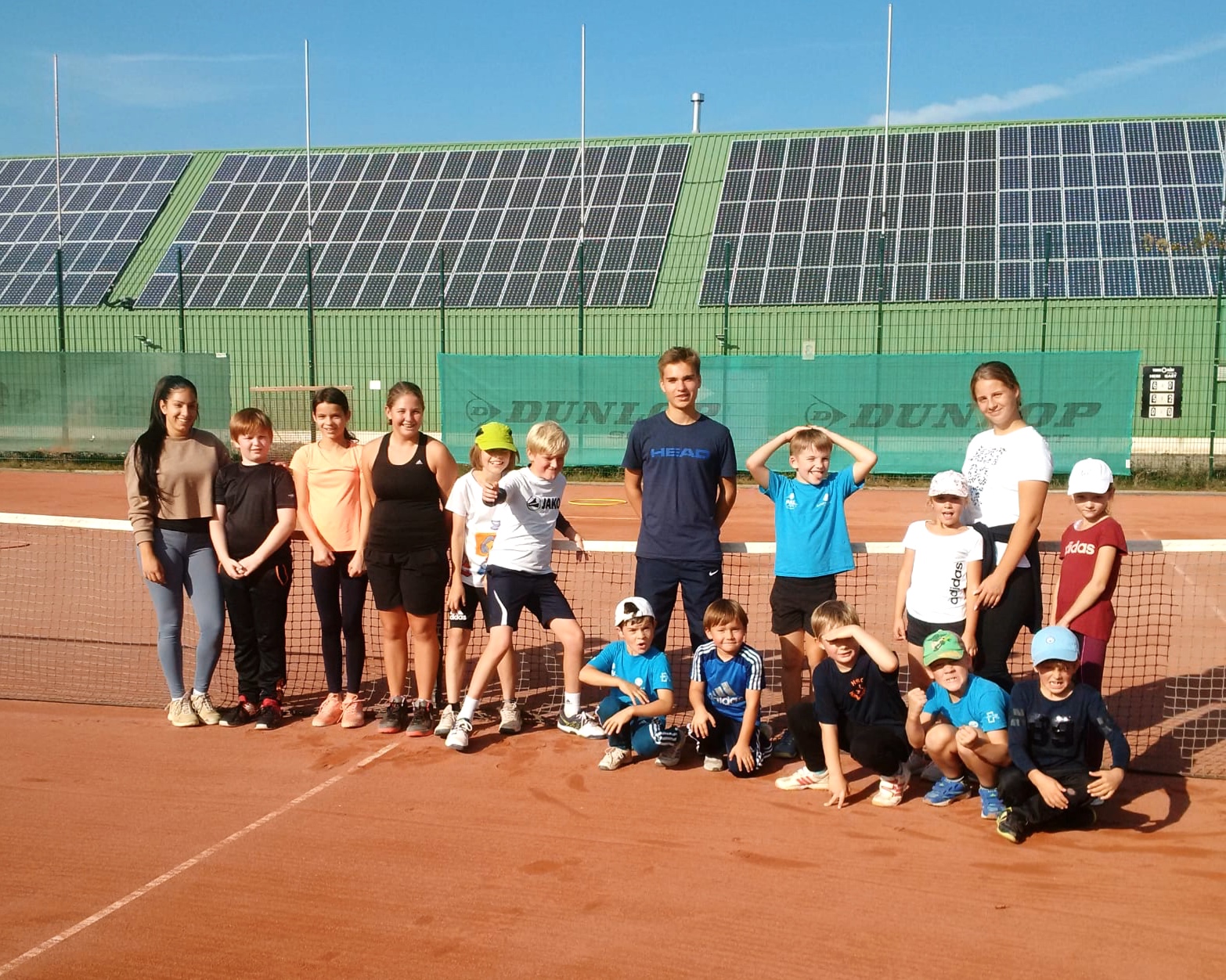 Goldener Oktober sorgt für Tennis unter freiem Himmel beim Ballplanet Herbstcamp auf der Tennisanlage des 1. TC Magdeburg