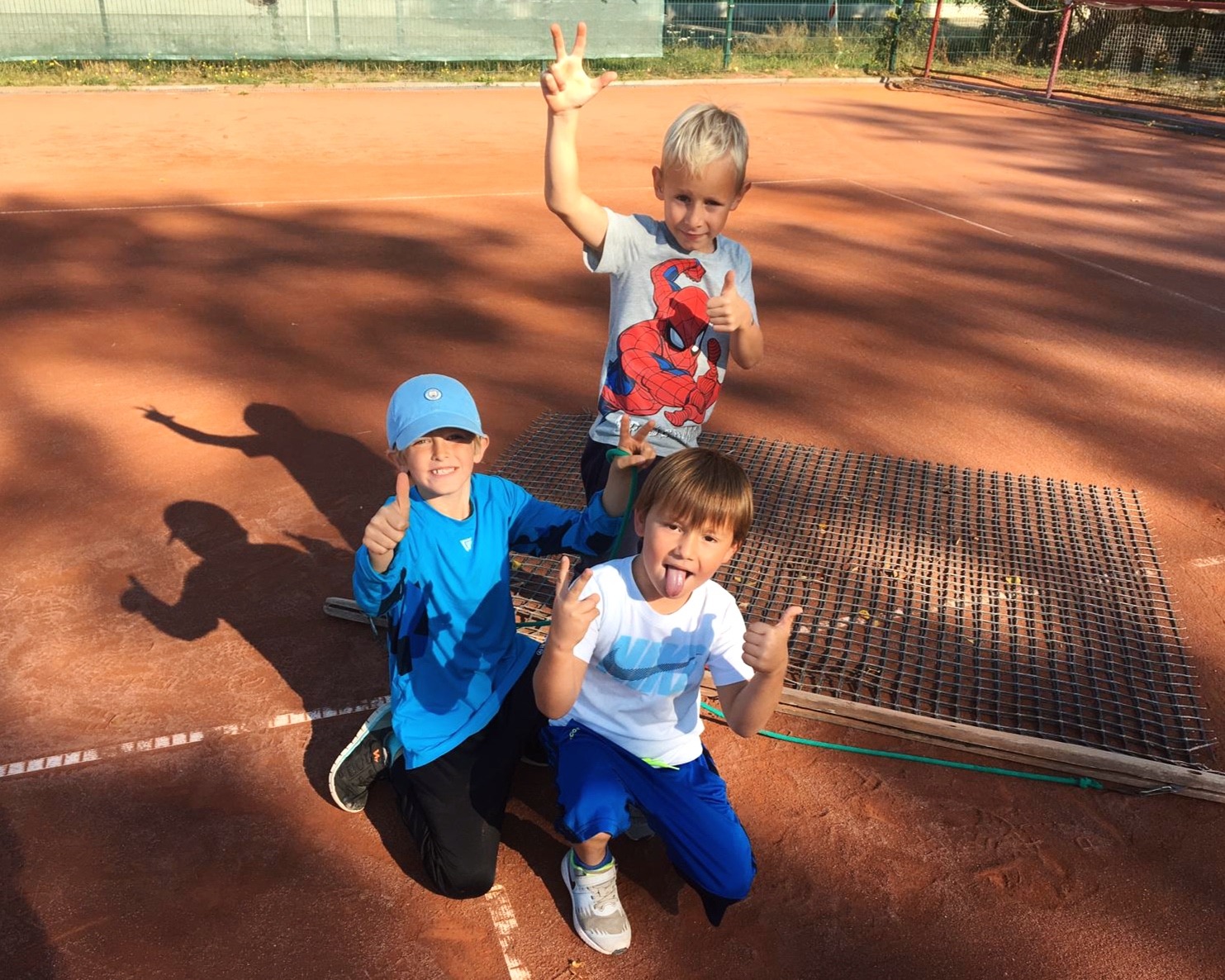 Goldener Oktober sorgt für Tennis unter freiem Himmel beim Ballplanet Herbstcamp auf der Tennisanlage des 1. TC Magdeburg