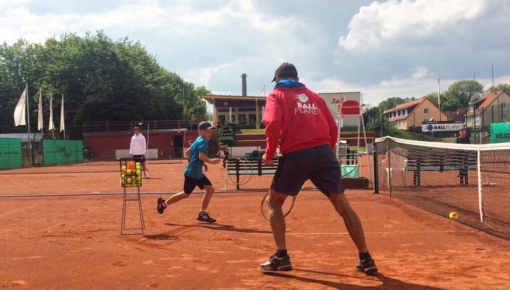 Erfolgreiches Intensivtraining in den Pfingstferien auf der Tennisanlage des 1. TC Magdeburg