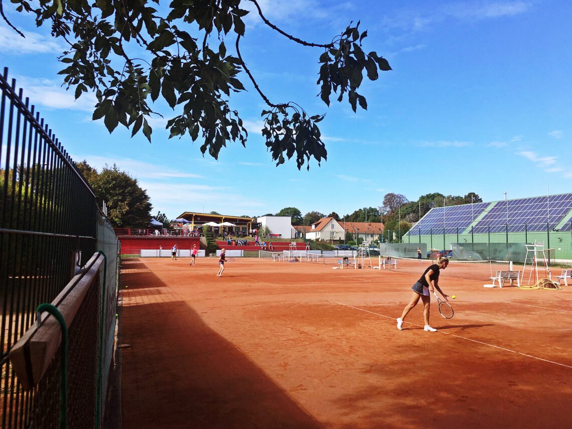saisoneröffnung-1.tcmagdeburg-grillen-tennis-tennisschlägertest